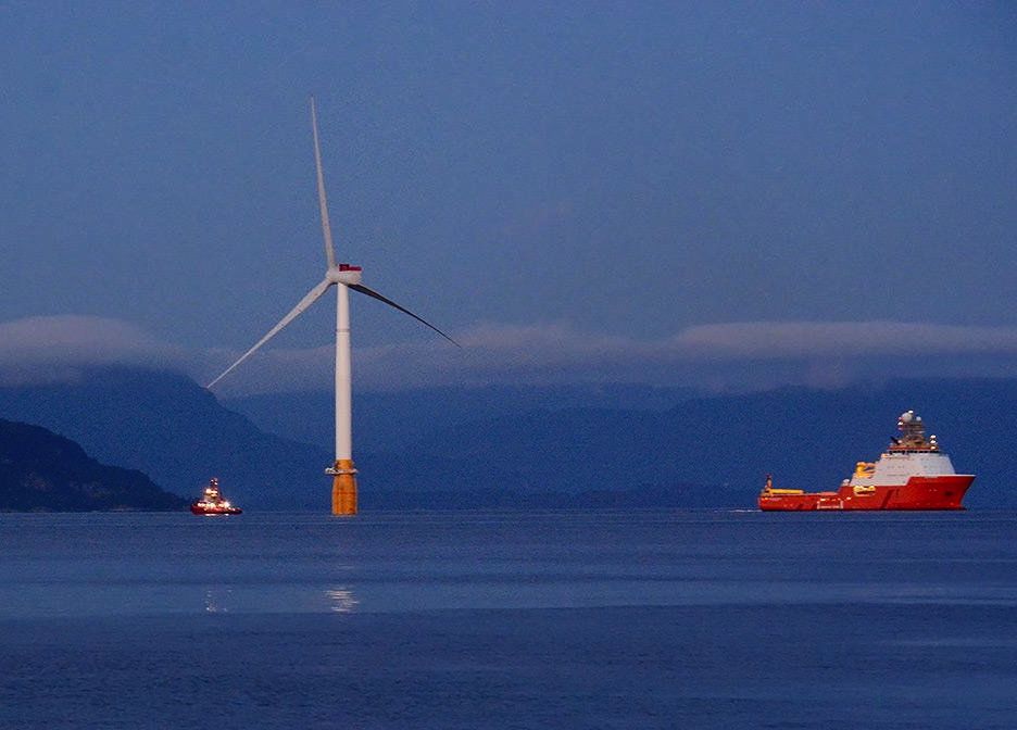 hywind scotland first turbine leaves for site credit statoil