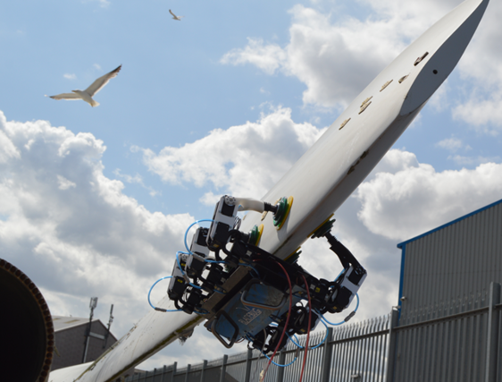 Réparation de parcs éoliens en mer : Navires autonomes, drones et robots rampants