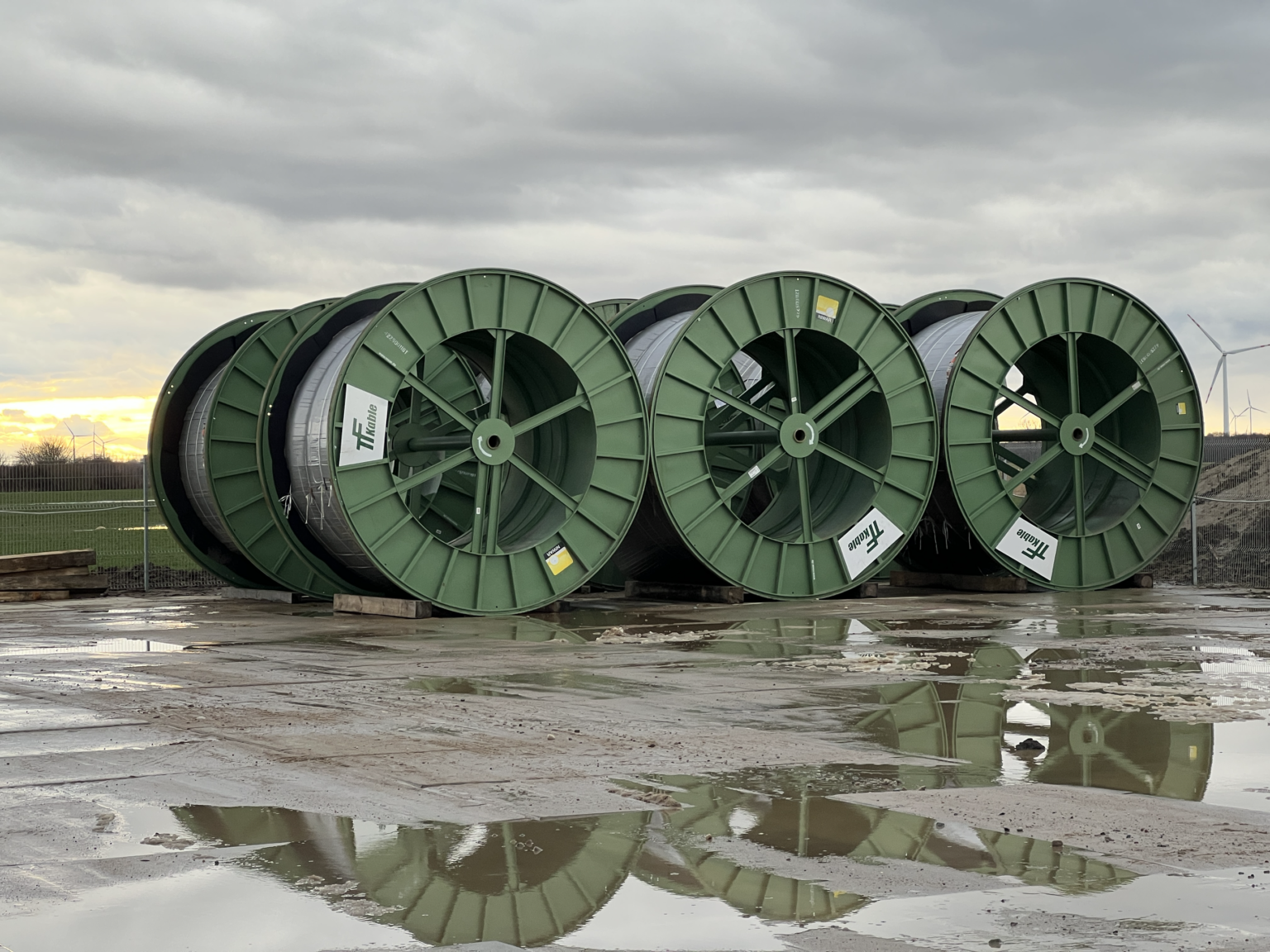 Deux contrats pour Ulstein Design & Solutions : Transformation complète du navire câblier Orient Adventurer – 1