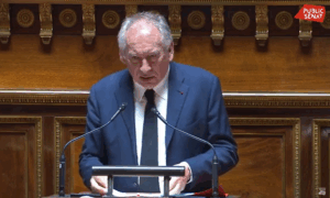 PPE3 : la feuille de route énergétique de la France « n&rsquo;est pas écrite à l&rsquo;avance » assure François Bayrou au Sénat
