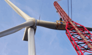 EFGL à Port-la Nouvelle : la première éolienne flottante est assemblée