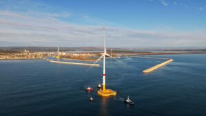 EolMed : La première éolienne flottante offshore se dirige vers son site d&rsquo;installation