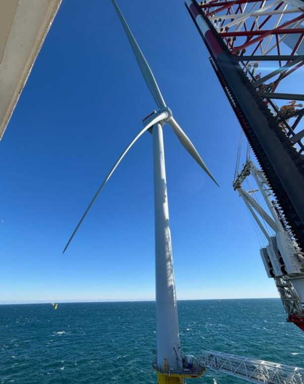Une première turbine mise en service pour le parc en mer de Coastal Virginia Offshore Wind