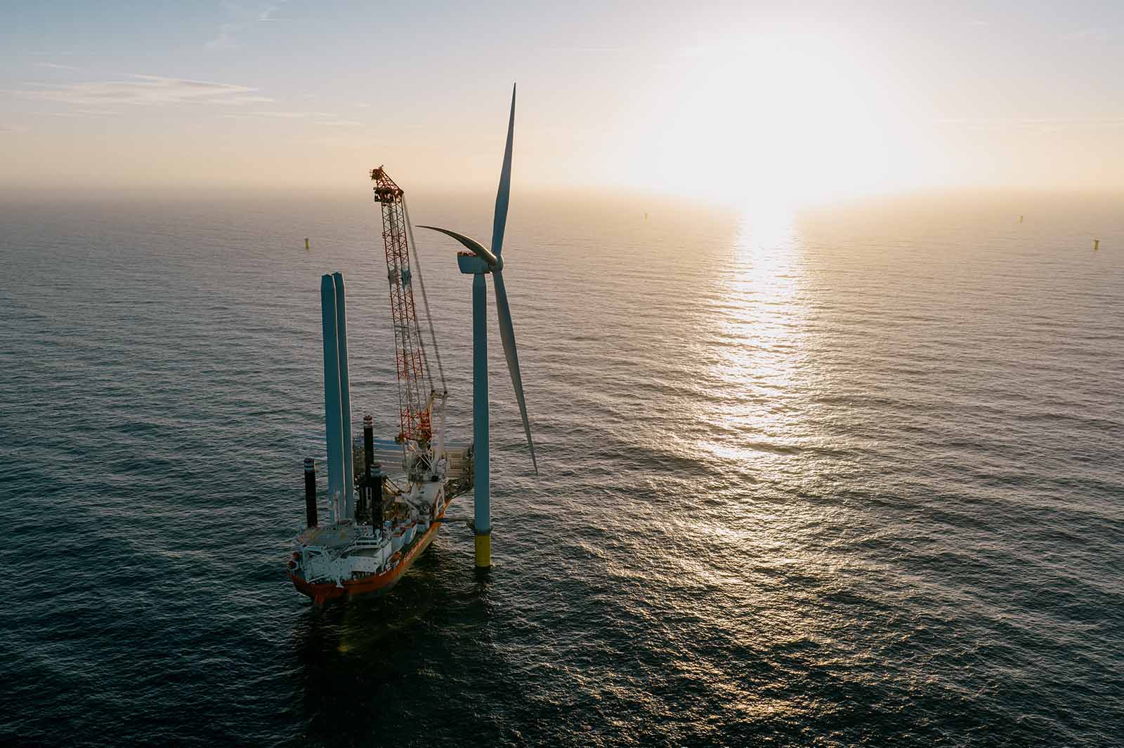 Le parc éolien offshore Thor installe des mâts en acier à faible empreinte carbone et des pales recyclables