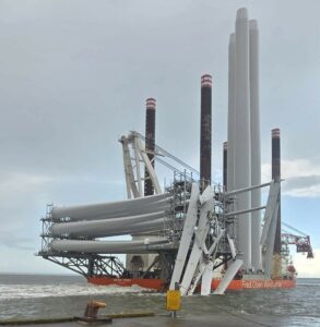 Casse de pales éoliennes après une collision du Brave Tern au sein du port de Port d&rsquo;Esbjerg
