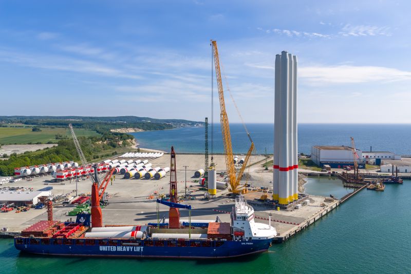 Les premiers composants des turbines Windanker arrivent au port de Mukran